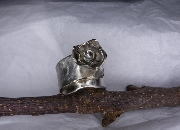 Interessanter Ring mit Silber-Blüte